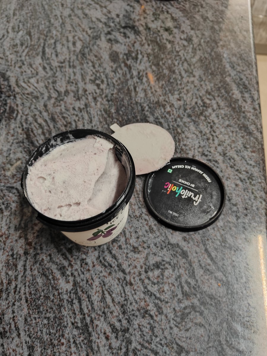 Shibaa19782's tweet photo. @Swiggy @SwiggyCares What do you mean by open box?
Its an icecream order. I am not sure what you get by seeing it. Anyway attached pic. Please send someone to taste it too. @Swiggy  Are you serious or doing timepass? https://t.co/qnkpYpdm7x