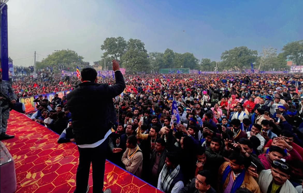 हरदोई की रैली ने इतिहास रच दिया।
रैली इतनी विशाल रही कि मैदान छोटा पड़ गया, जितने साथी मैदान के भीतर थे, उतने ही बाहर भी मौजूद रहे।

मैंने पहले ही कहा था, यह रैली नहीं, रेला होगा, और हमारे साथियों ने इसे सच कर दिखाया।

यह तो बस शुरुआत है, आगे-आगे देखिए, भीम आर्मी क्या करती है।