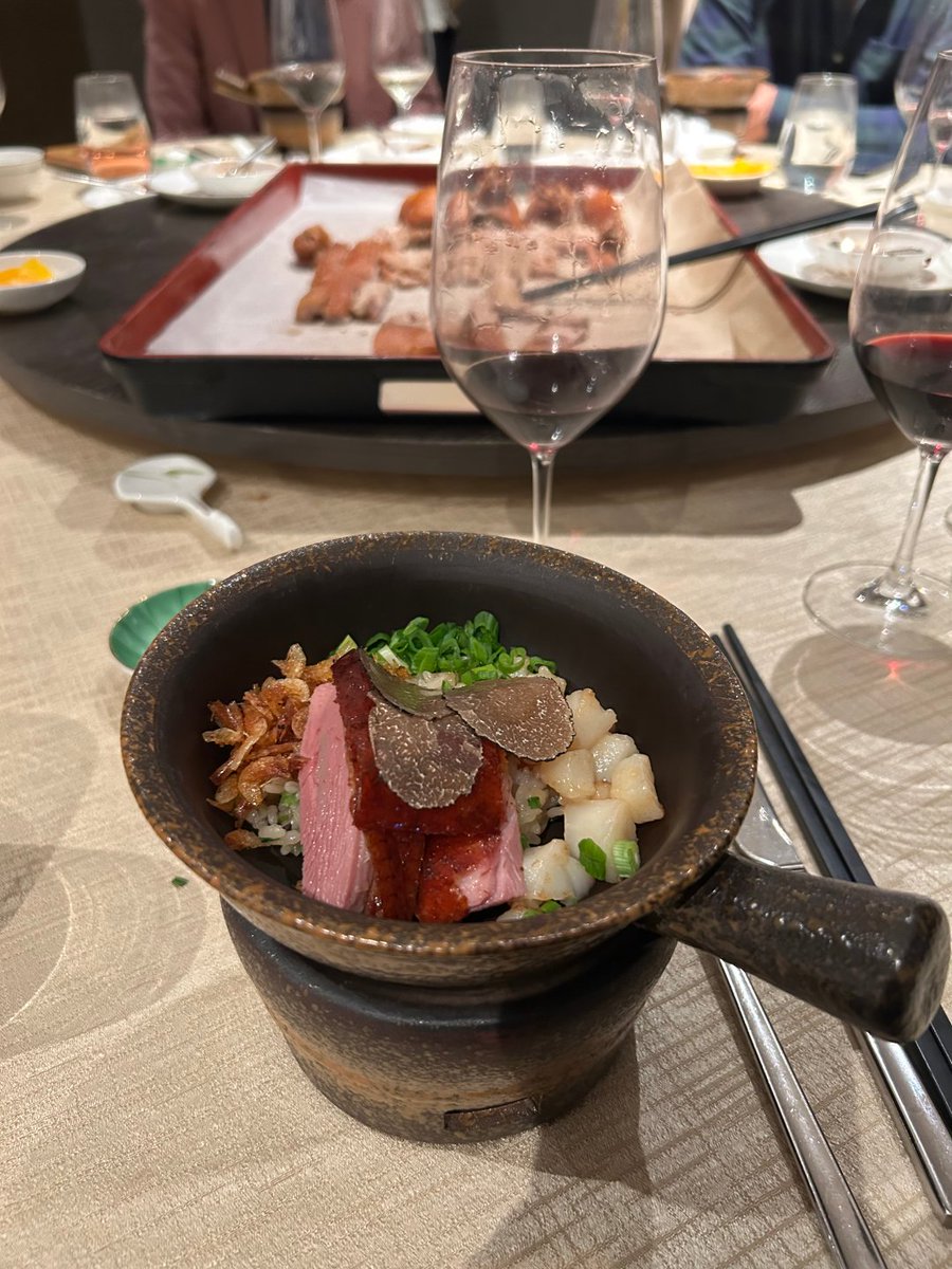 maynard_si's tweet image. 友達と一緒に食事をして、小鍋を一つ頼みました。きっと美味しいでしょうね。