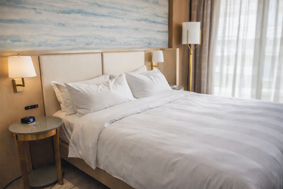 MarriottFLL's tweet photo. A fresh start begins with rest. 🛏️ 

Give yourself the gift of comfort at Marriott Fort Lauderdale Airport.

#MarriottHotels #MarriottBonvoy #AirportHotel #FortLauderdaleHotel #VisitFortLauderdale #VisitLauderdale #FLLAirport https://t.co/zzBfwhR3vc