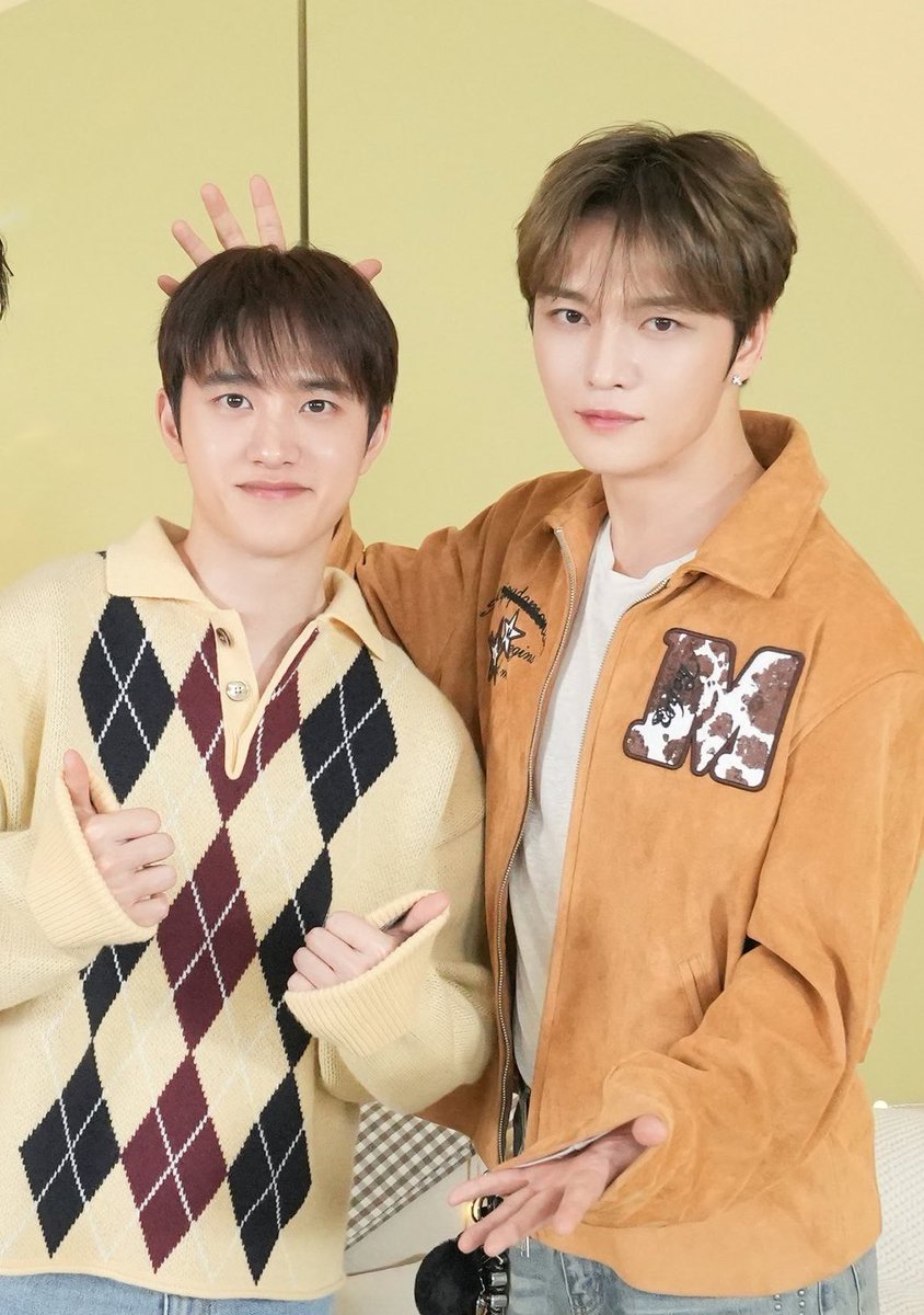 like I am shaking I can’t believe this is a real picture