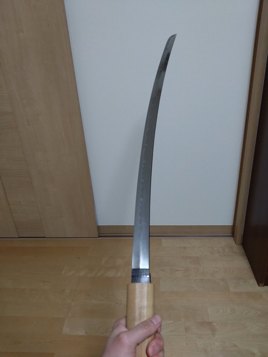 実家の長ドス（模造刀）、どうにか東京に持っていきたいな。