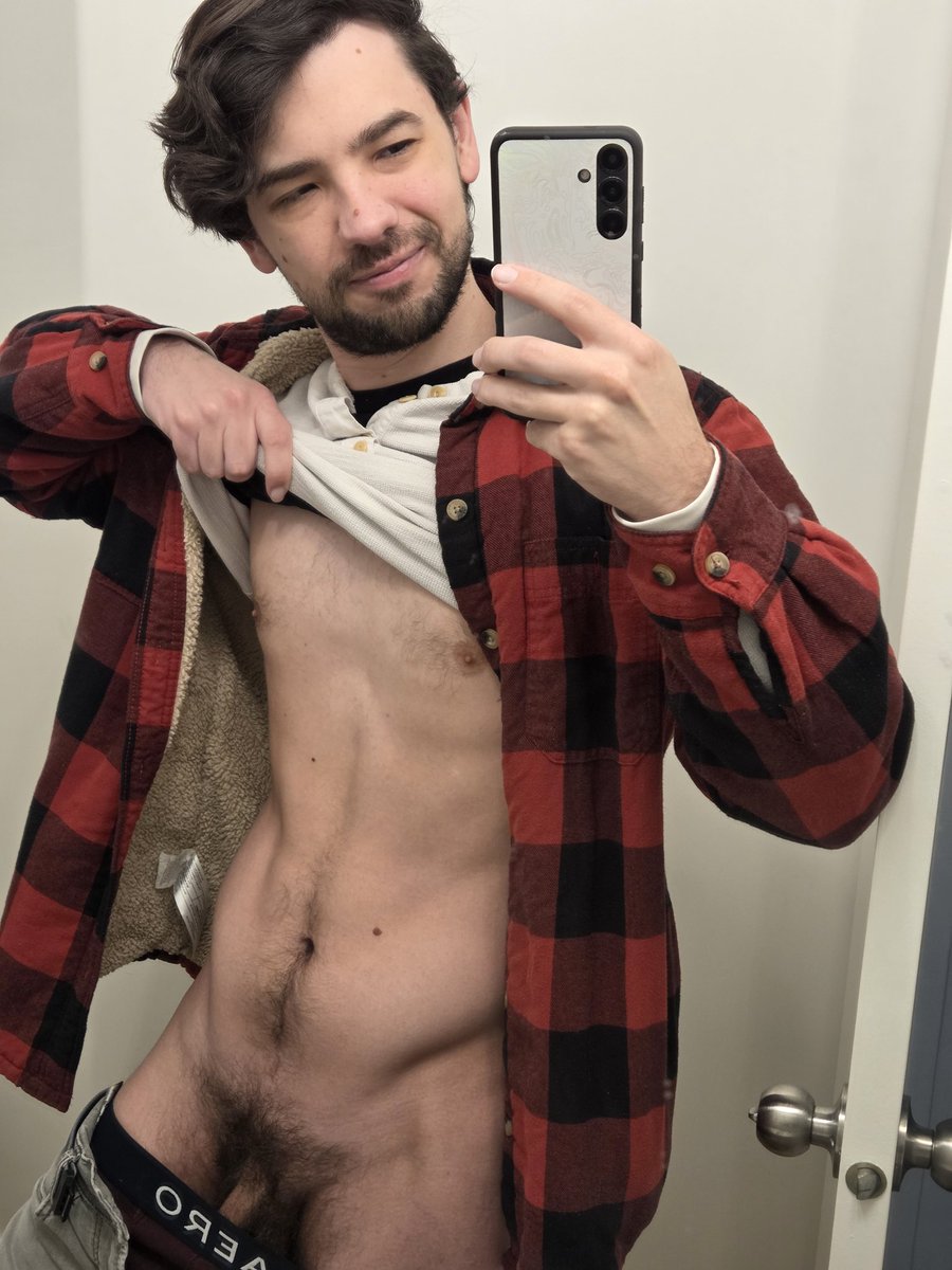 Side Show 👀 tweet media