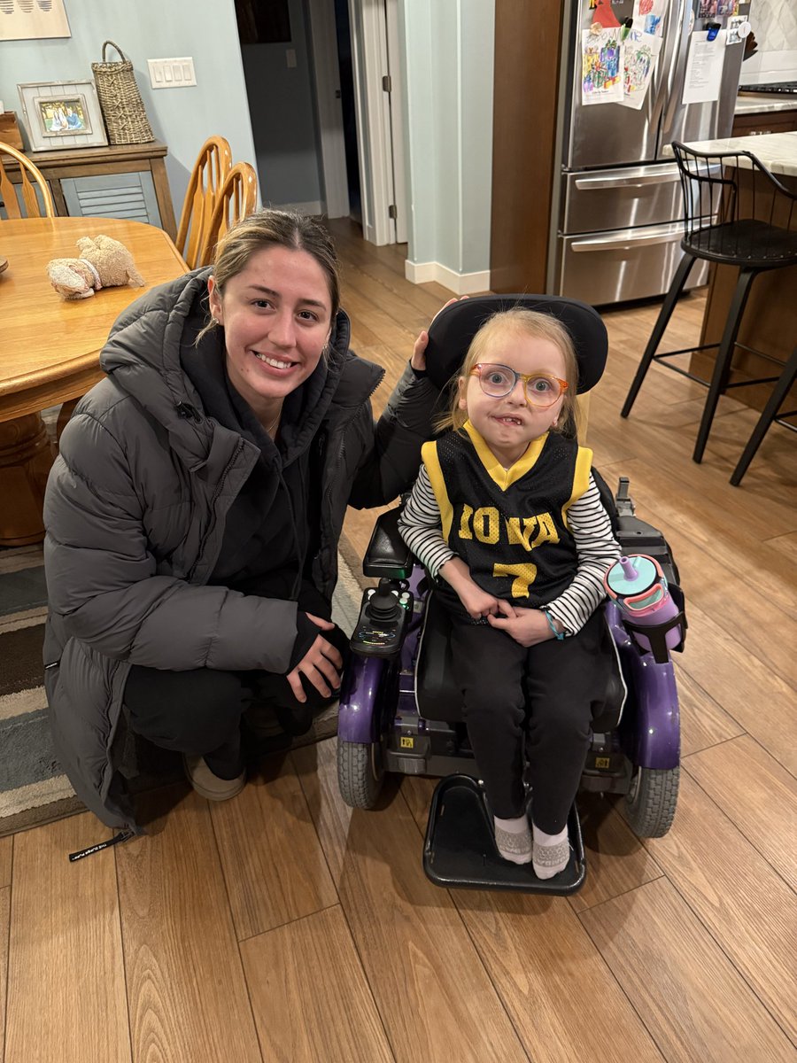 deal_addie's tweet image. Twins 🖤💛