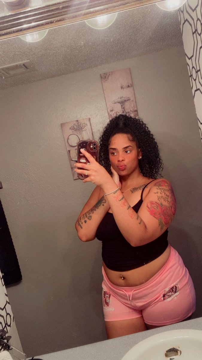 Chantaae__'s tweet image. Favsss 💖