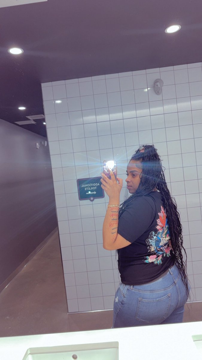 Chantaae__'s tweet image. Favsss 💖