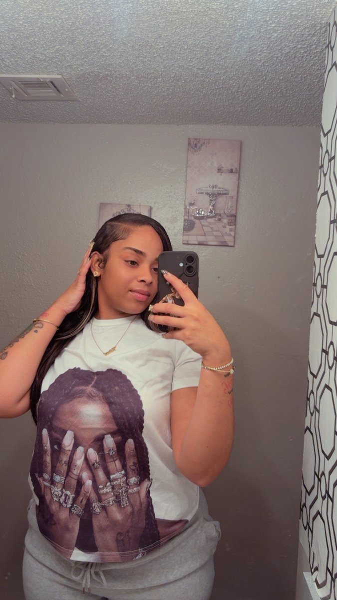 Chantaae__'s tweet image. Favsss 💖