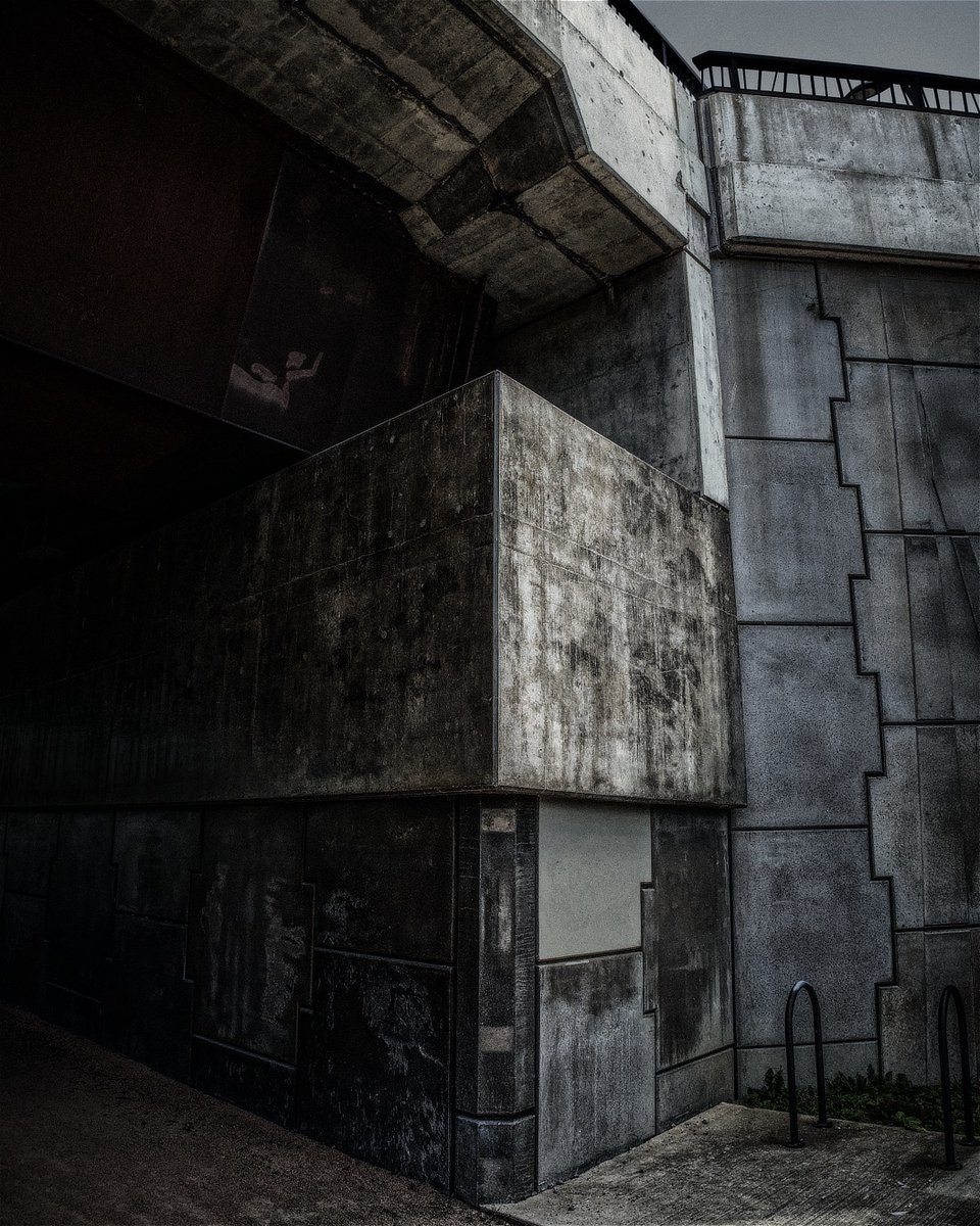 Yorvik_'s tweet photo. Quite brutalist in style. This is how most contemporary infrastructure is built around here nowadays. Are we heading toward a common aesthetic for the future in this domain—perhaps a neo-Brutalist era?
#streetphotography #brutalist https://t.co/j3b4PerkxK