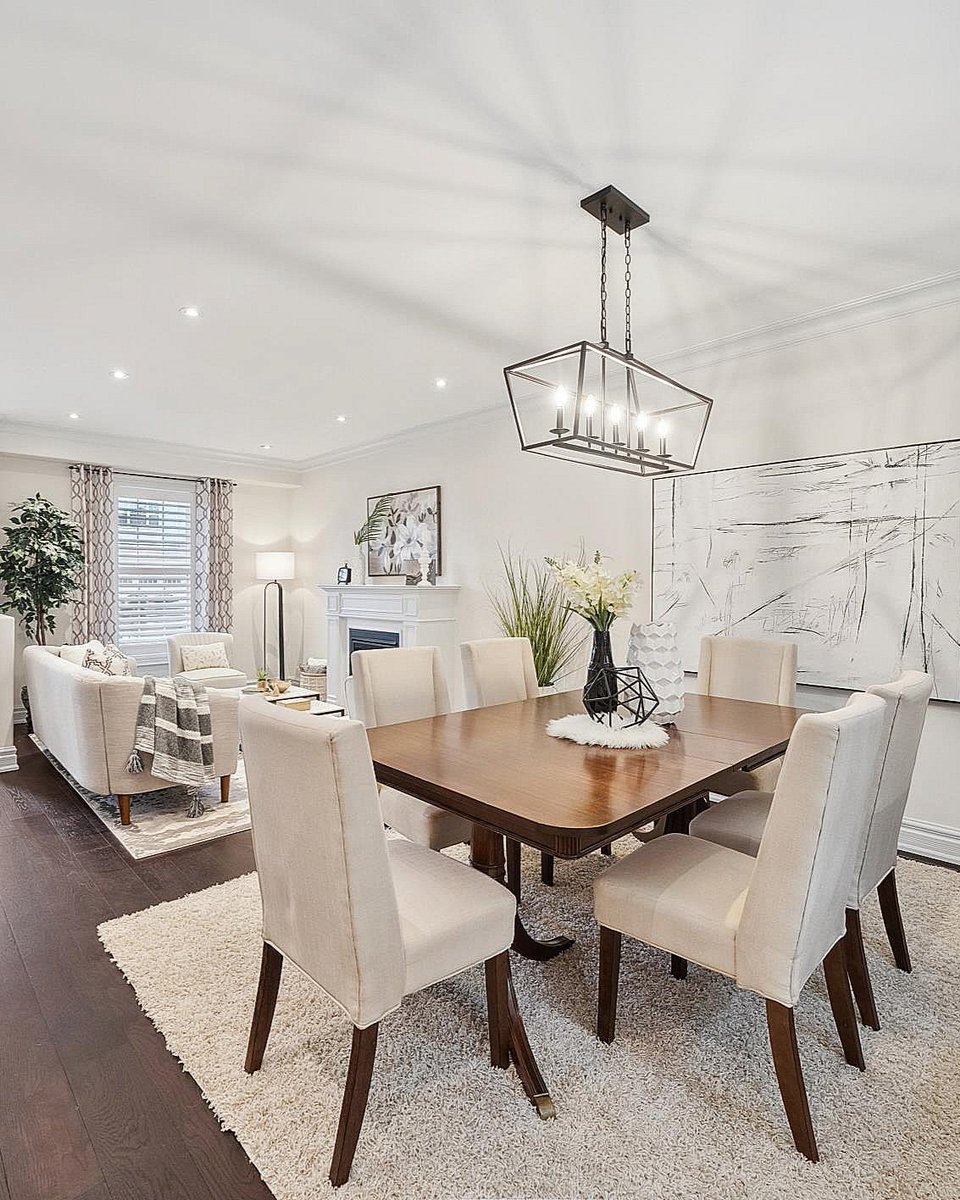 StageItAndList's tweet photo. New Price at 8 Bridges Blvd, Port Hope! ✨️
This beautifully staged bungaloft truly shines.
A standout property, now at a refreshed price! 🤍
Contact listing agent @tonyasellinghomesindurham for more details. Styled by @stageitandlistit.
.
.
#priceimprovement #stagedhome https://t.co/o0cgBhQKrH