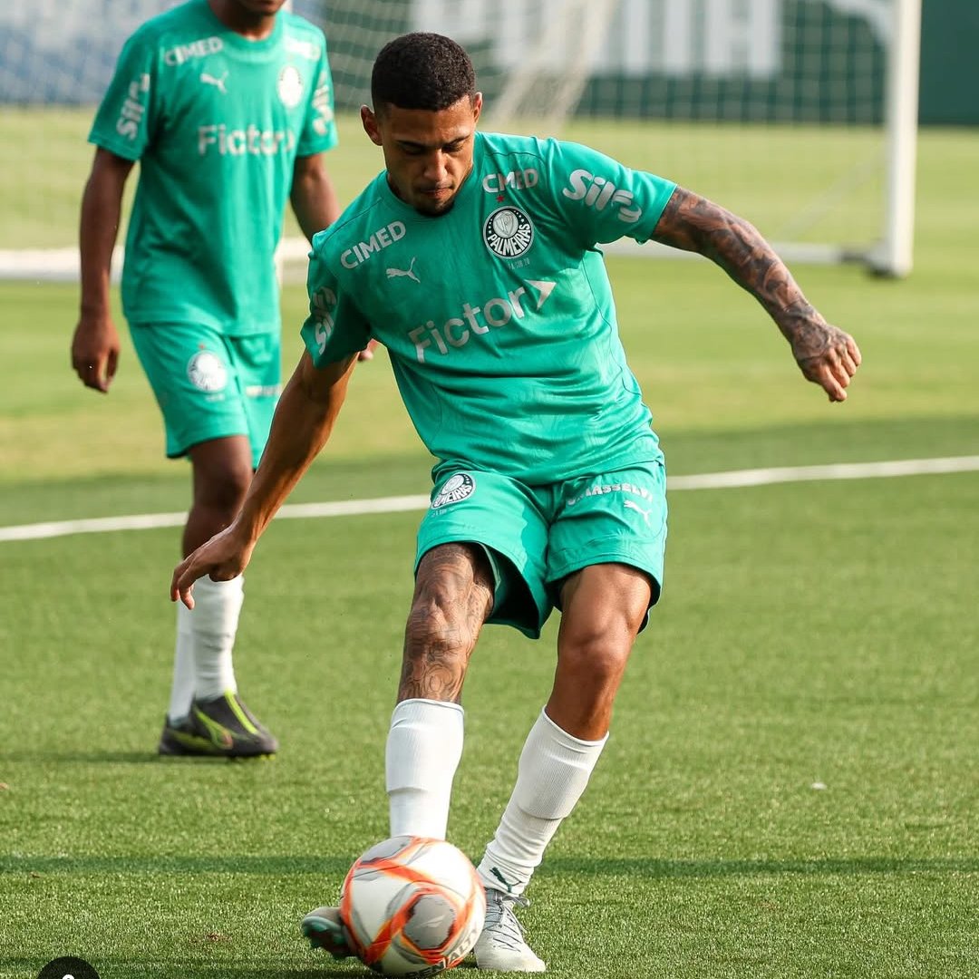 espiritodporco's tweet photo. Com @diegofirmino
O #Palmeiras escalou #RiquelmeFilippi para a #Copinha visando dar mais vitrine ao atacante, que deve ter poucas oportunidades no profissional. 📈
A comissão também aposta em: #Robson, #Arthur, #Coutinho, #LuisPacheco, #FelipeTeresa, #Sorriso e #Heitor como destaques da equipe. ✨