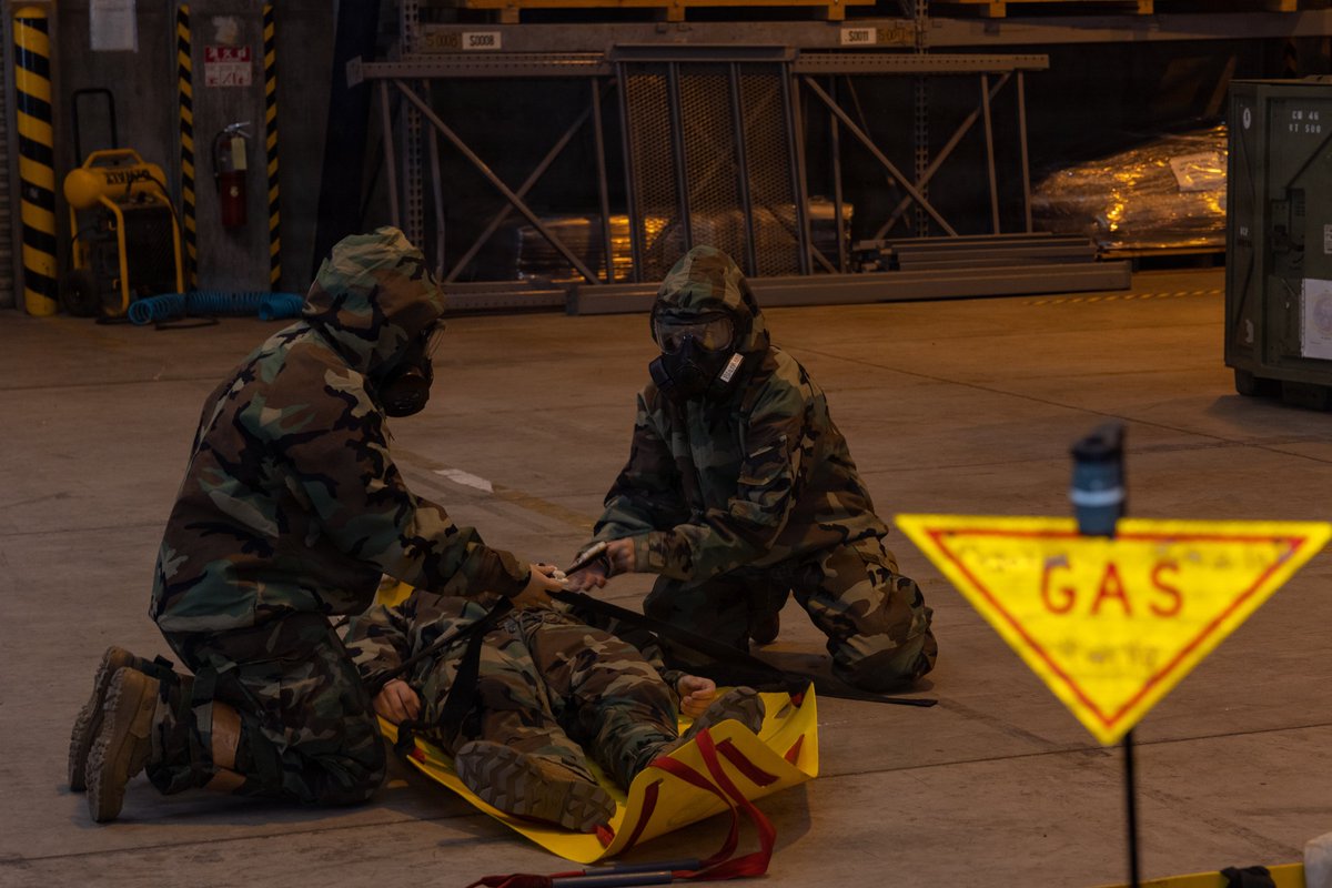 1stMAW_Marines's tweet image. Textbooks Down, Gear Up

Kubasaki High School #Marine Corps #JROTC cadets tour Marine Corps Air Station Futenma, Okinawa, Japan, Dec. 12, 2025.

The visit showcased different units, equipment and #military occupational specialties.

📸 Lance Cpl. Carlos Paz-Sosa