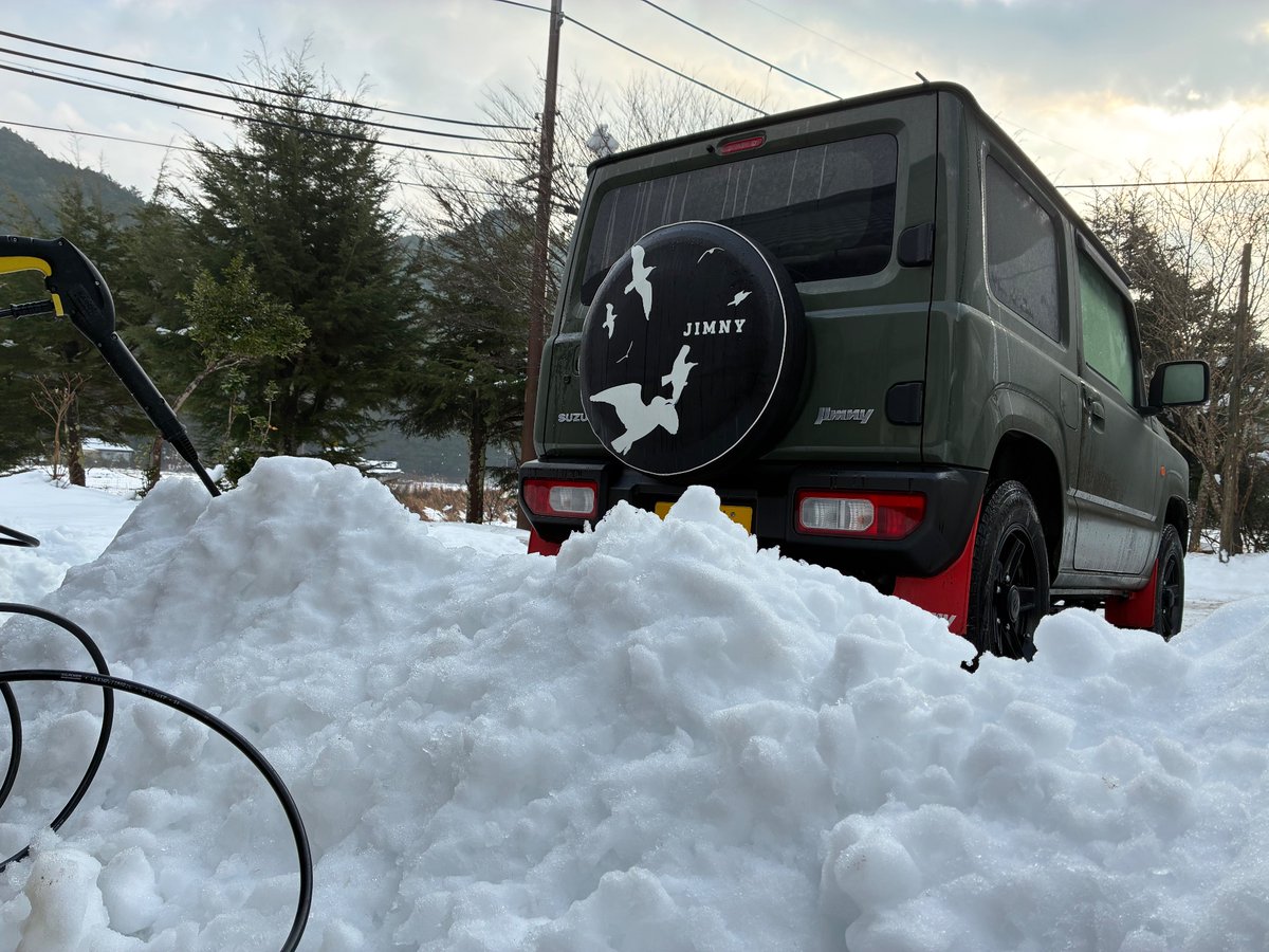 ただいまから 年末恒例 雪中洗車します #ジムニー #JB64