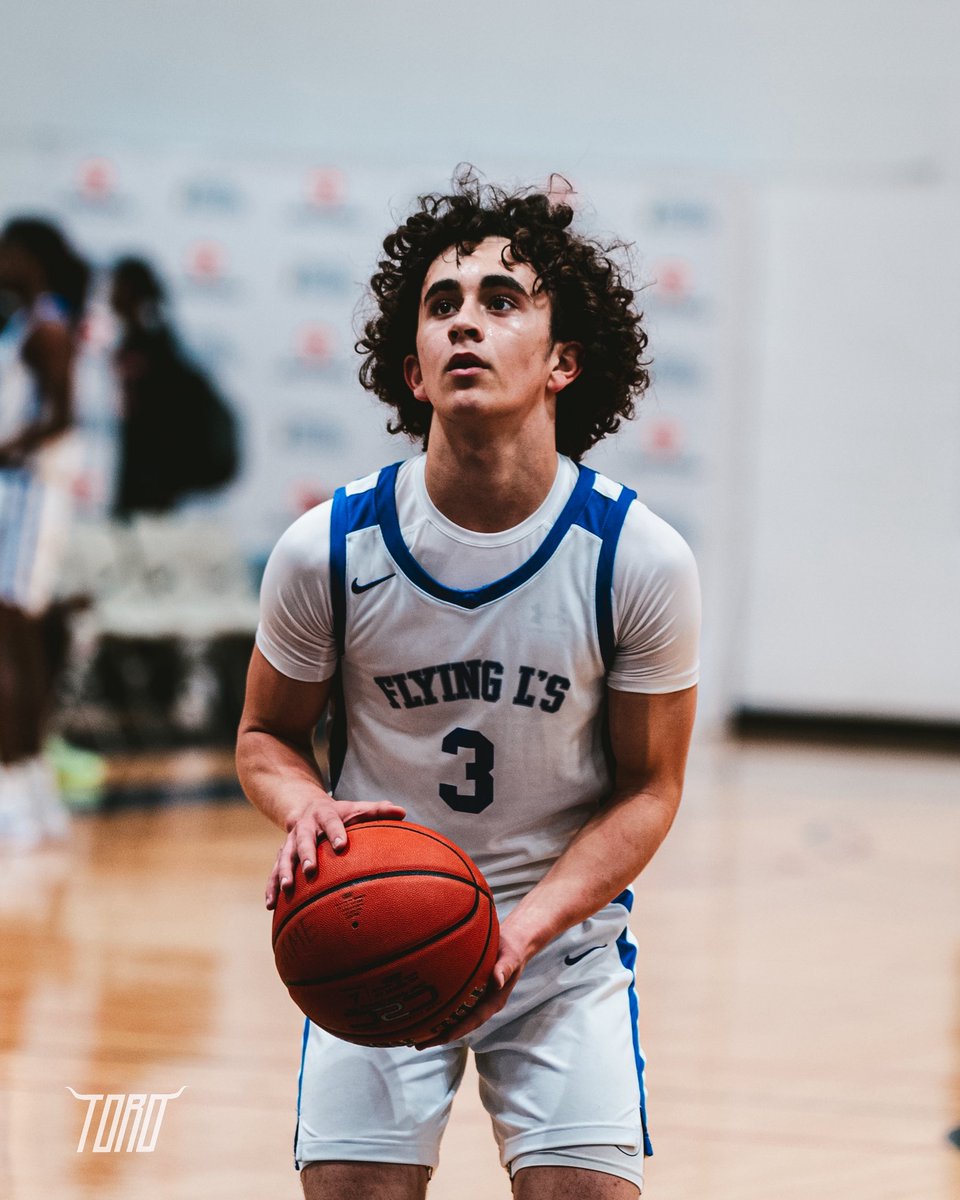 FlyingL_Hoops's tweet photo. We would love to congratulate our guy 26' 6'0 G Adler Olweean @_Adlerolweean on receiving an official offer from Medgar Evers College . Thank you Coach Oringer for believing in our guy! https://t.co/WmV7rYI3qX