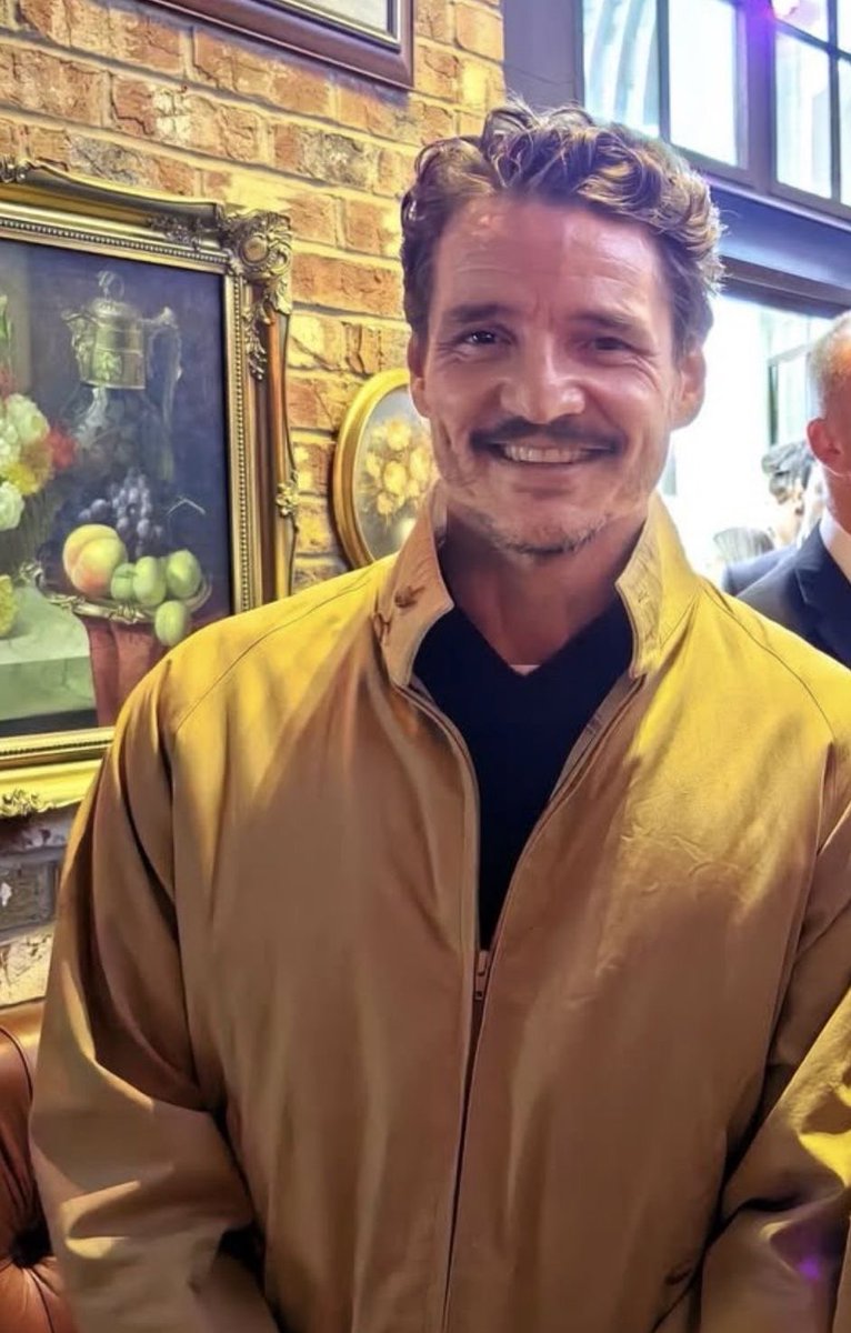 xPascals's tweet image. I’m so in love with him, it’s not even funny. SO FUCKING IN LOVE