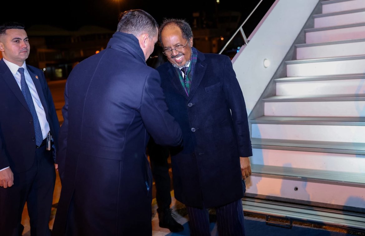 SuldanMohamed_'s tweet image. #LATEST: President @HassanSMohamud arrives in #Istanbul ahead of summit with President @RTErdogan following #Israel’s unilateral recognition of the northern separatist #Somaliland region. 

Below outlines some of the topics set to be discussed including: Turkish-Somali diplomatic…
