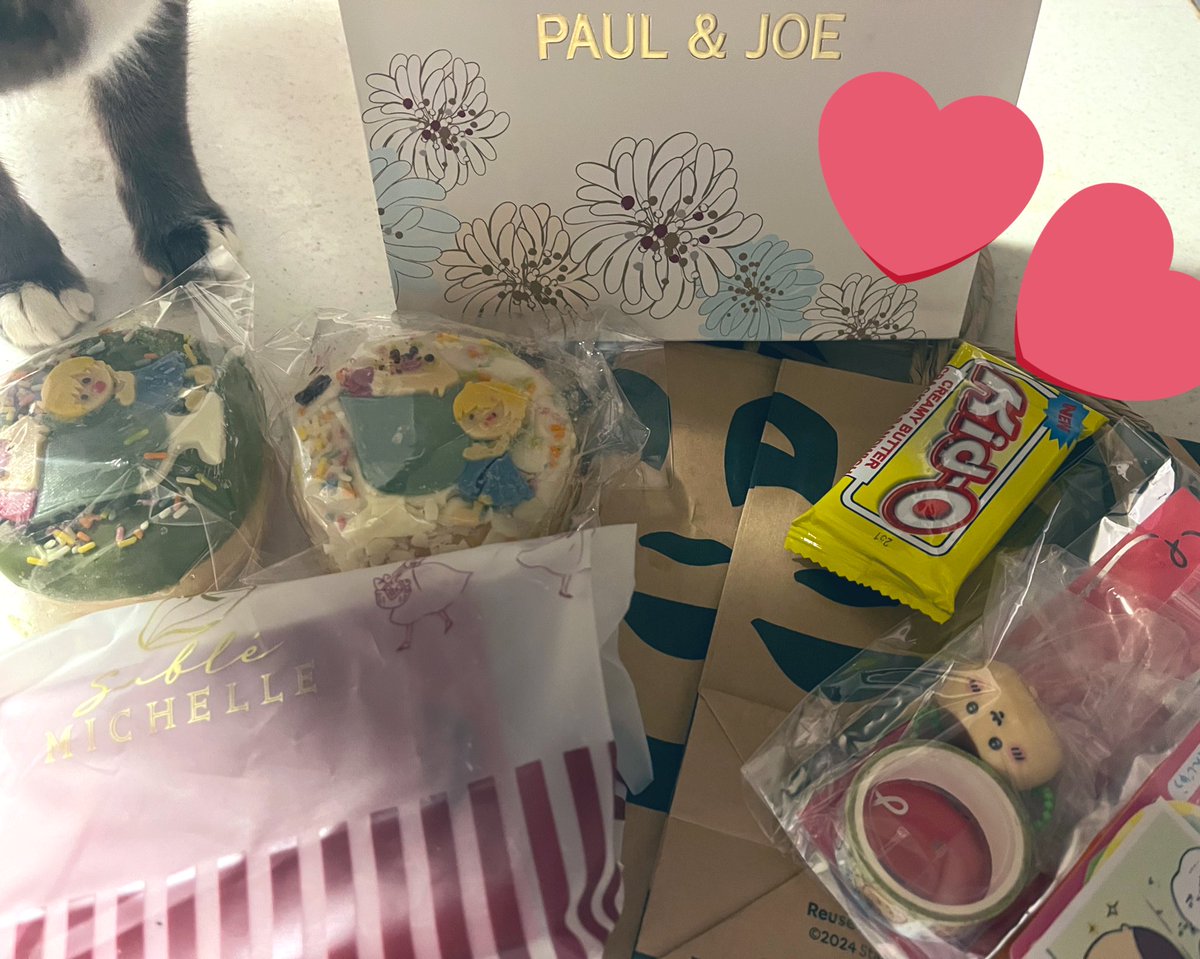 昨日はたくさんのおめでとうと(半ば強制的に言わせてた)プレゼントありがとうございました😭😭😭😭😭😭😭生きてて良かったー！生まれてきて良かったー！！幸せいっぱいです！😭(詳細はALT)
