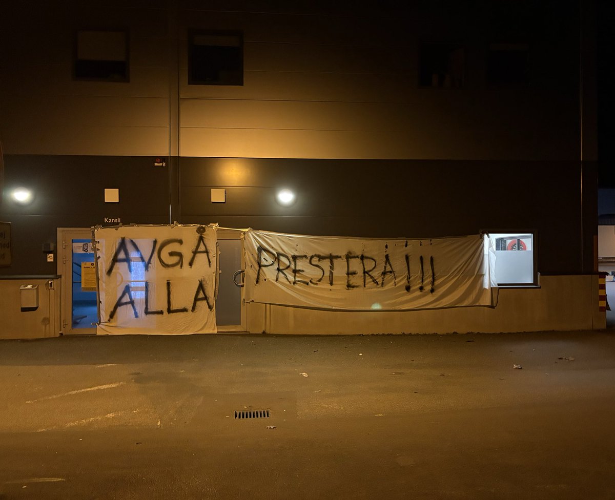 100gzjalf's tweet image. Frtidsvägens cirkus🤡 #trojaljungby