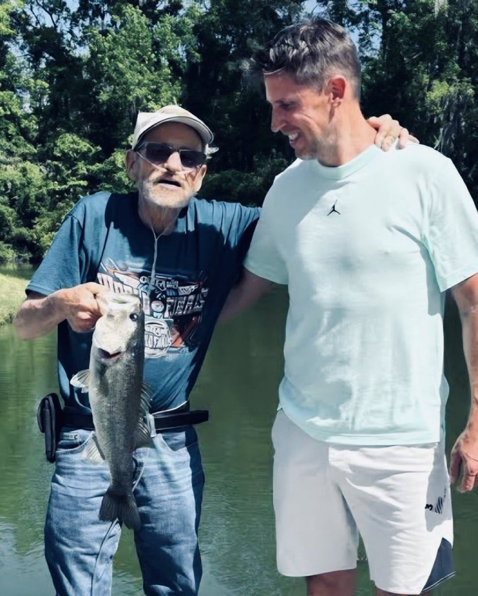 StevenJLatham1's tweet photo. 🕯️ RIP Dennis Hamlin.

A devoted father who, alongside Mary Lou Hamlin, sacrificed everything to help their son chase a dream.

Without Dennis Hamlin, there is no Denny Hamlin as we know him today.

A man of integrity.
A quiet pillar behind greatness.
Deeply respected. Never forgotten.