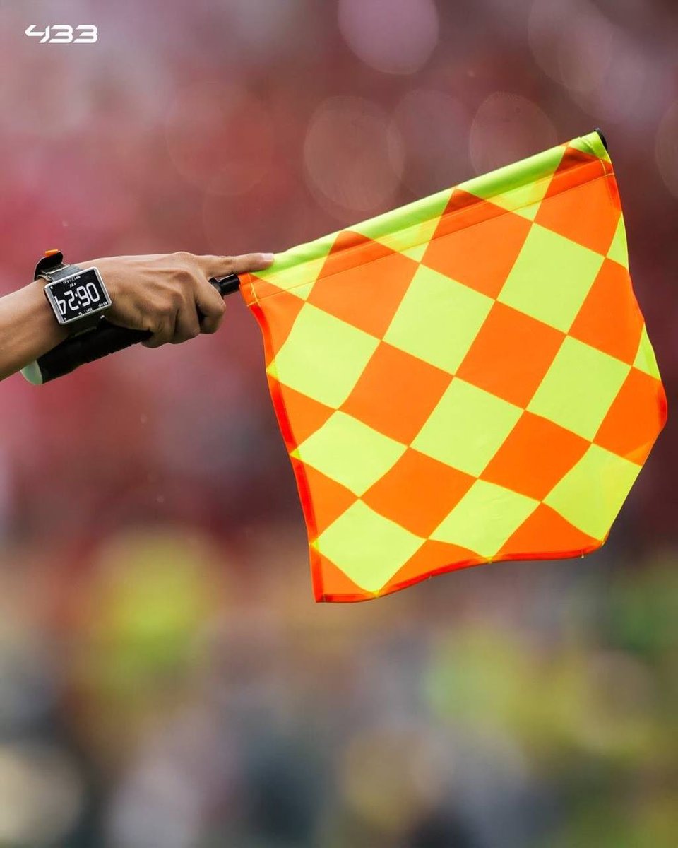 Treasuresportsm's tweet image. 🚨 𝐁𝐑𝐄𝐀𝐊𝐈𝐍𝐆: FIFA president Gianni Infantino has admitted that they are considering introducing a “𝐝𝐚𝐲𝐥𝐢𝐠𝐡𝐭” principle to the offside law. 🏁

The law could be changed so that a player must be 𝐜𝐨𝐦𝐩𝐥𝐞𝐭𝐞𝐥𝐲 in front of a defender to be flagged for offside.…