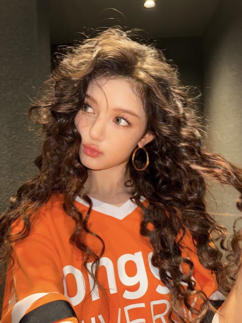 jihyunchs's tweet photo. oh queen danielle come back already…
#NEWJEANS_IS_FIVE #NewJeansNeverDie https://t.co/IofKPjGyWn
