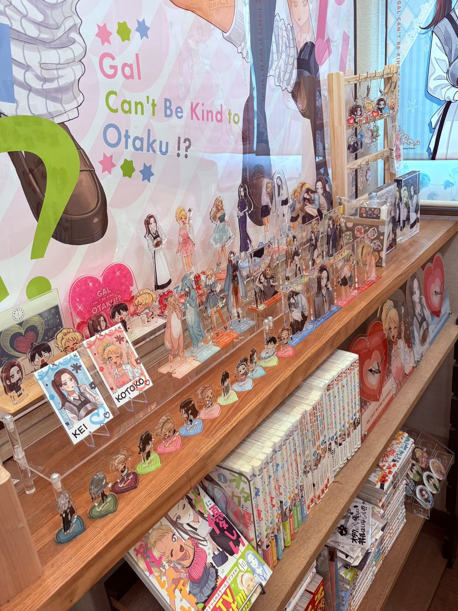 namekyunta's tweet image. オタギャルグッズも増えてきたので自宅に祭壇(?)を作っています