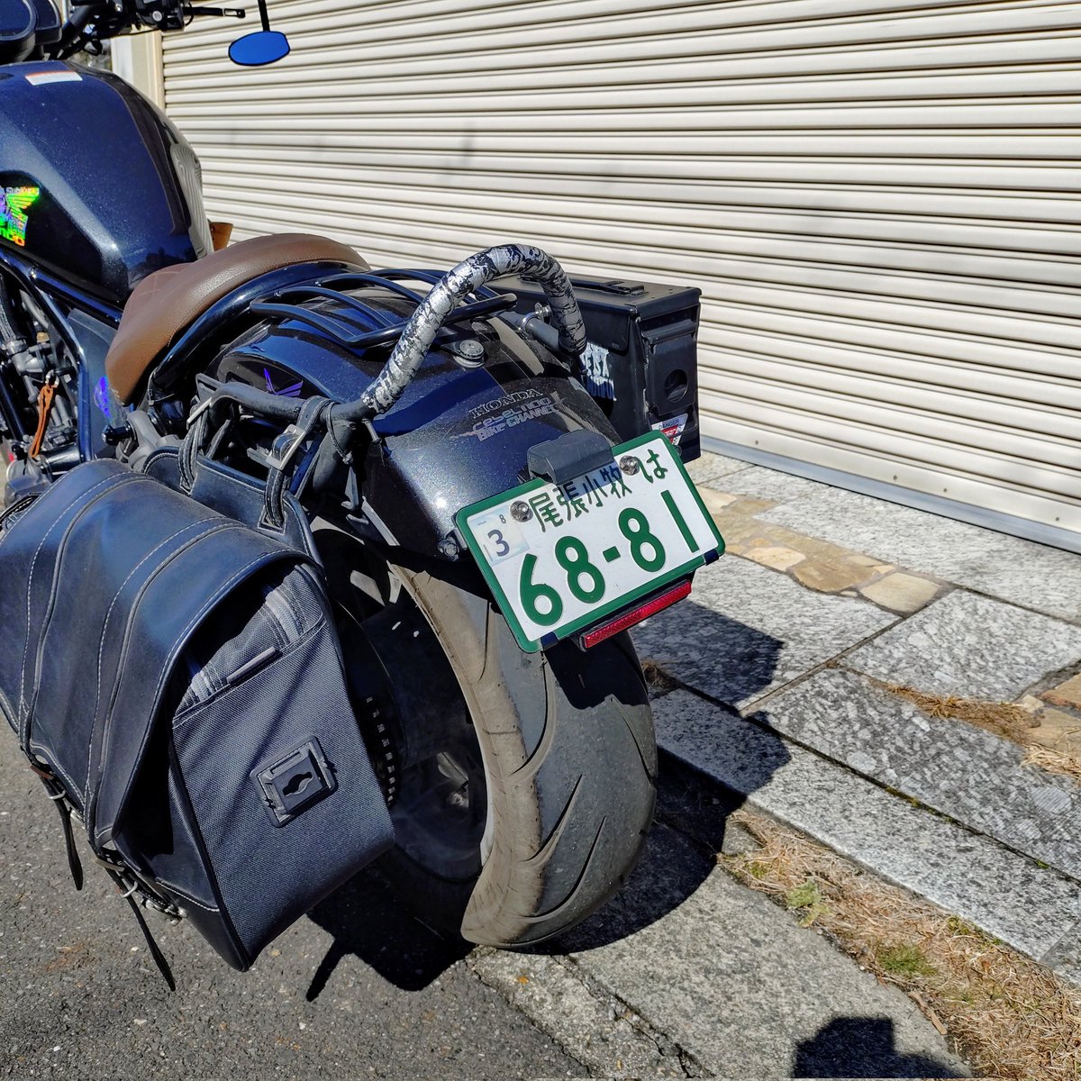 Rebel1100DCT's tweet photo. レブル1100  タンデムグリップ

タンデマーの安定確保はもちろんのこと、荷物の固定にもフック付きで重宝します。

キジマ  タンデムグリップ
➡ https://t.co/uK7ij4CFmY
レブル1100T 用
➡ https://t.co/31NbOoE2Rs https://t.co/tFWdpZWHsd