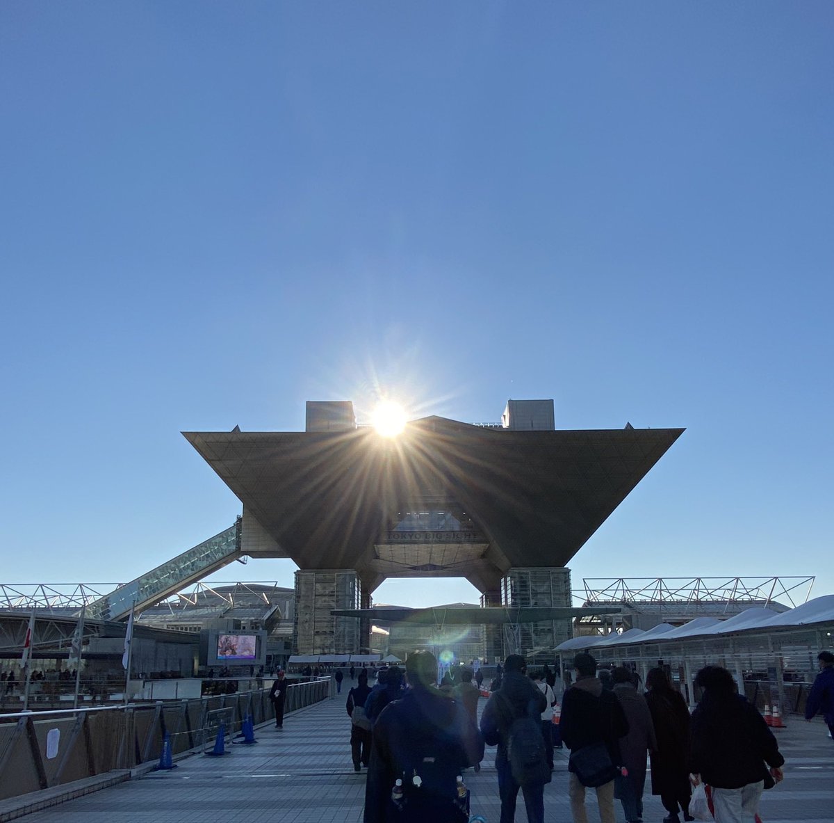 おはようございます☀️ 雲ひとつない快晴で草です