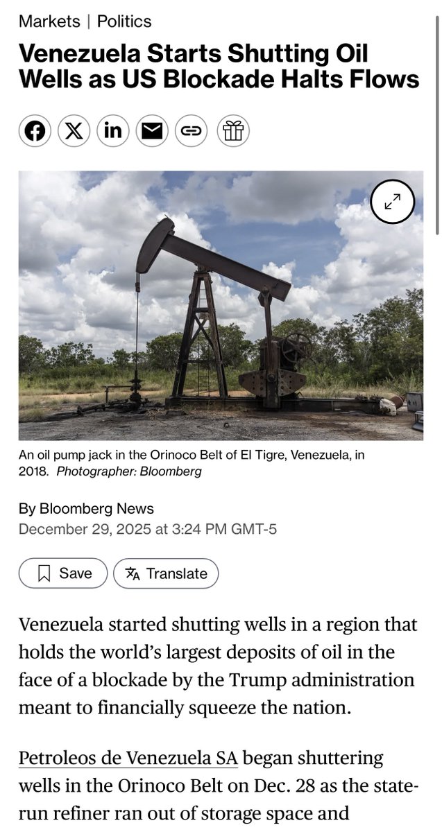#URGENTE | Bloomberg:

Venezuela empezó a clausurar pozos petroleros debido al bloqueo naval impuesto por Trump.

La tiranía empezó a cerrar los pozos en la Franja del Orinoco debido a que ya se quedó sin espacio para el almacenamiento.