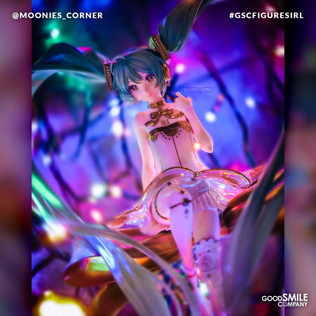 A winter sky filled with color and music. Hatsune Miku Symphony