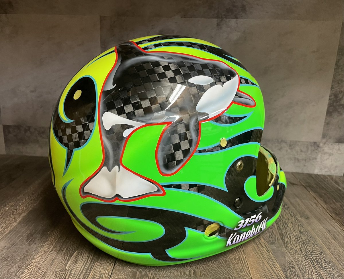 競艇選手、金子良昭選手

#ペイントヘルメット　#カーボンヘルメット　#ボートレース　#金子良昭