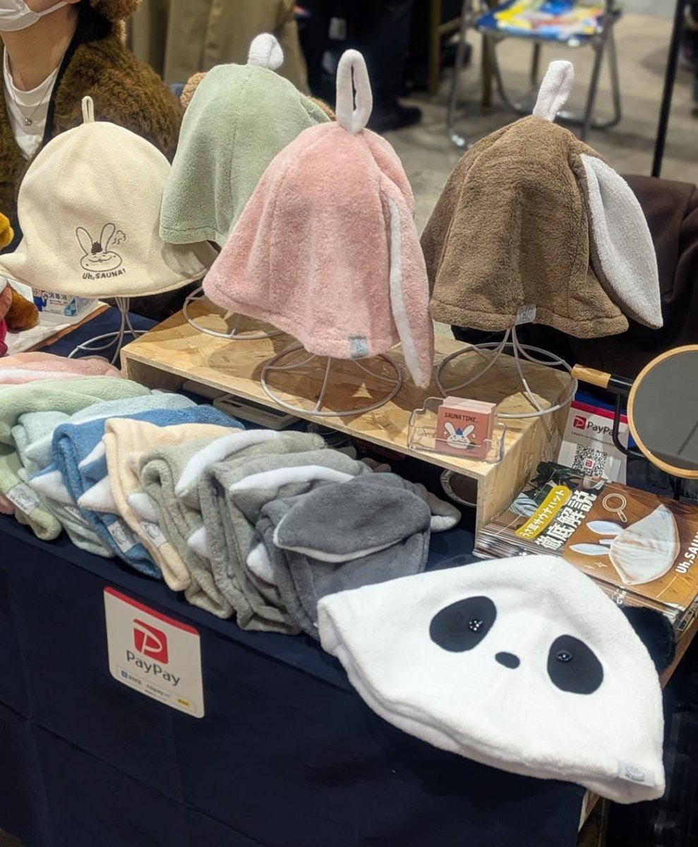 uhsauna's tweet photo. #C107 初出店！

------------------
ハンドメイドの
うさ耳サウナハット専門店🐰✨
------------------

・サウナを愛する方🍃
・推しへのプレゼントをお探しの方🎁

お気軽にお立ち寄りください💁‍♀️
ステッカーも無料配布してます！

#C107参加表明 
#C107_cos https://t.co/Qb1d0bRU2U