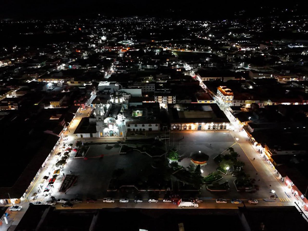 A lo largo de estos 218 días de administración, hemos llevado luz y modernización a cada rincón de nuestro municipio. No solo iluminamos el Complejo Cultural, Panteón, centro piscícola, el Centro Histórico y las principales vialidades, sino que cada calle pavimentada en