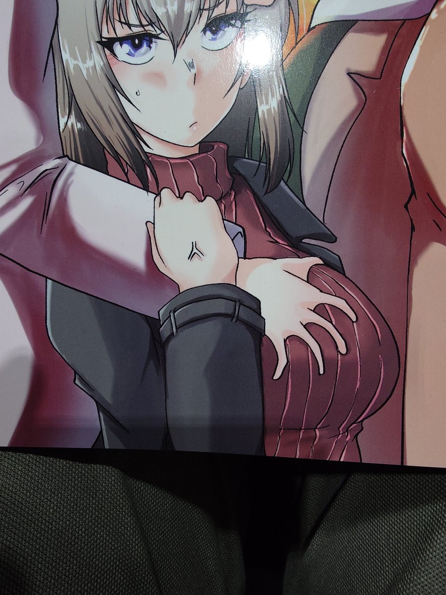 今回の新刊表紙の見どころ
エリπを鷲掴む西住次女 