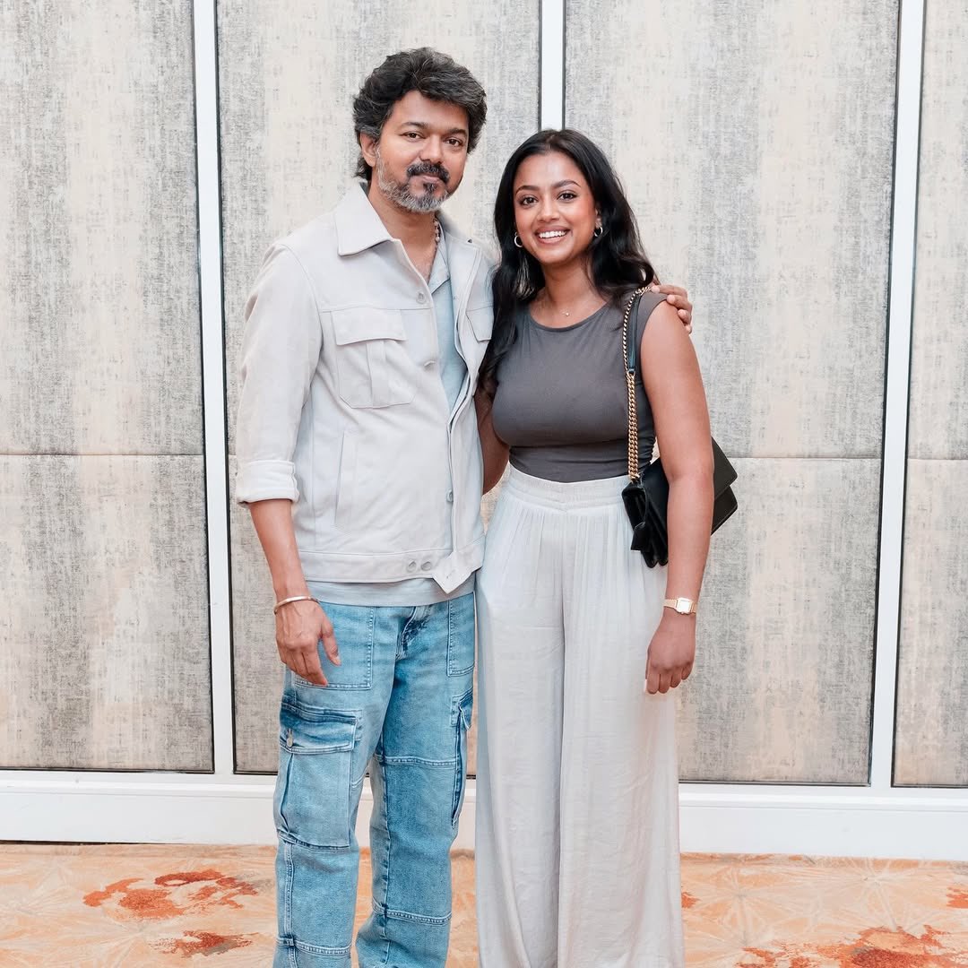 ActorVijayTeam's tweet photo. Latest clicks of Thalapathy Vijay. https://t.co/KgxTFmAEZT