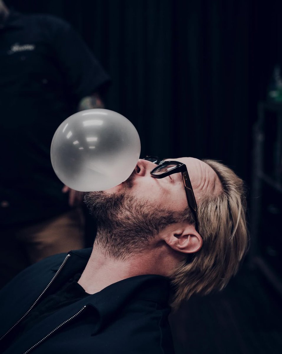 ItFindsUsAll's tweet image. Hey look, a magic trick!