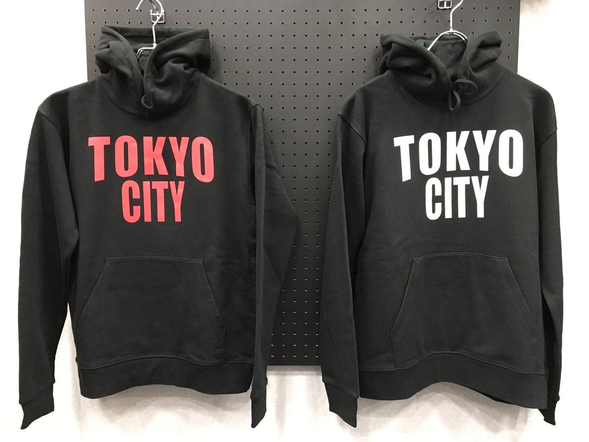 karatec88798571's tweet photo. 年末年始のお休みは旅行の方も多いのでは？
地名が書かれたお土産ってテンション上がりますよね！
お土産にも最適！
CORAZON『TOKYO CITY HOODIE』を是非！

#カラテチョップ
#お台場 
#TOKYOCITY
#コラソン https://t.co/a8F8d2SLSz