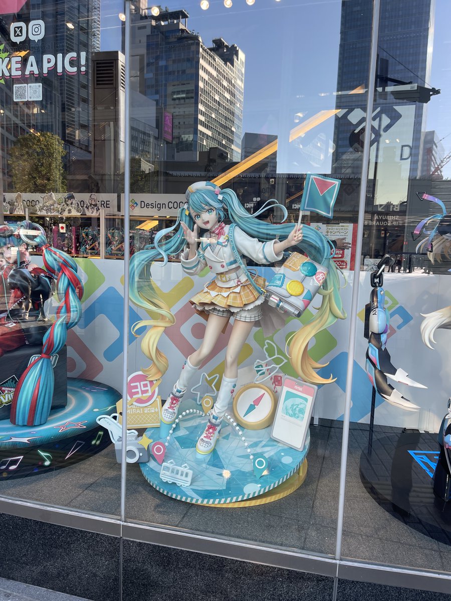 等身大フィギュア展示中！💡 ＼ 初音ミク「マジカルミライ 2023