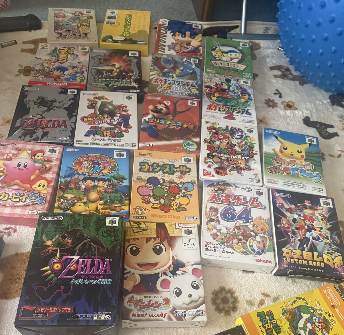 実家にてバラバラになったゲームの箱とソフトをセットにしていく作業中