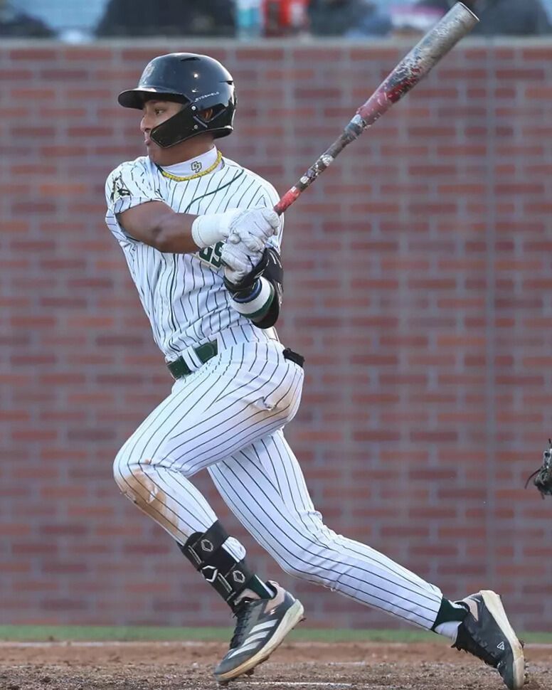 d1baseball's tweet image. .@CalPolyBSB's two top returning hitters, @NateCastellon18 and Alejandro Garza are the igniters of the Mustang lineup.

"Those two guys mean everything to us. They are so infectious and there is no phoniness to them."

@KinaTraxInc Fall Report 👉 d1ba.se/4qmyxIr