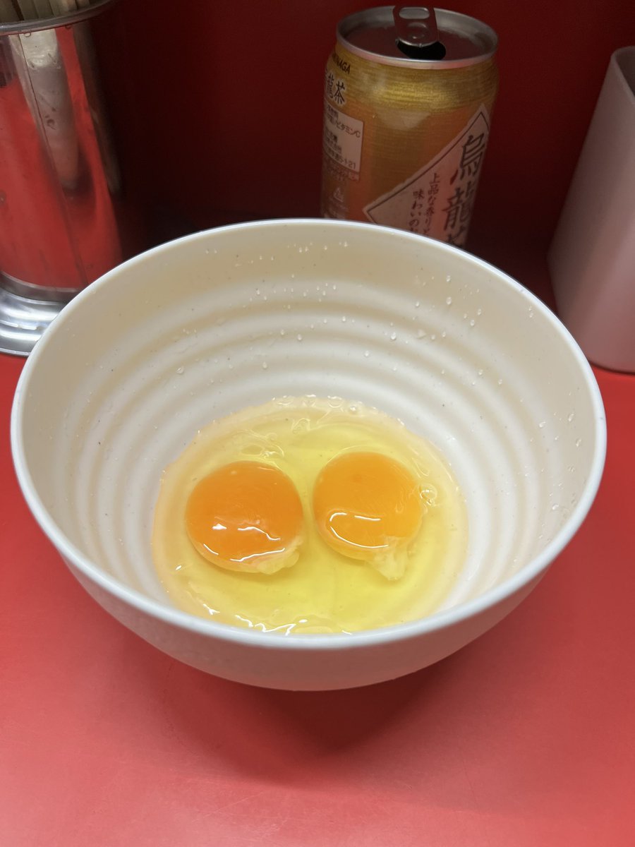manyha11's tweet photo. ラーメン二郎　上野毛店
２０２５年の締めくくりに
７９杯目　　上野毛店（３１杯目）
大　たまごＷ　にんにくやさいあぶら

夜営業のラスロ

初めて見る大行列👀パフェ電報前スタート

あと数分で食べられないとこだった💦

今年最後の最高の一杯

しっかり味わってフィニッシュ

ご馳走様でした🙏 https://t.co/doYS3Odr1C