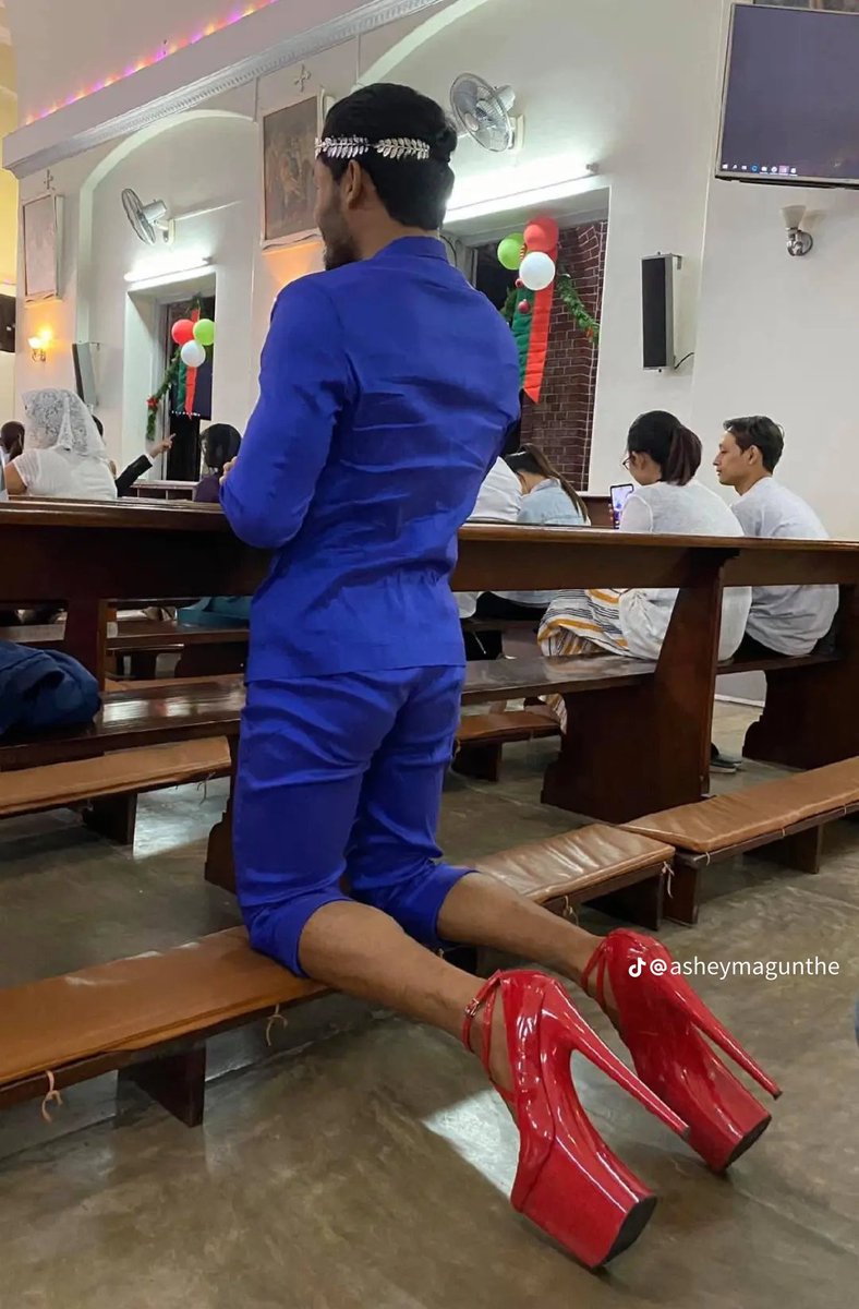 Yo siendo ateo y aun así rezando para ver si así finalmente salgo del flop