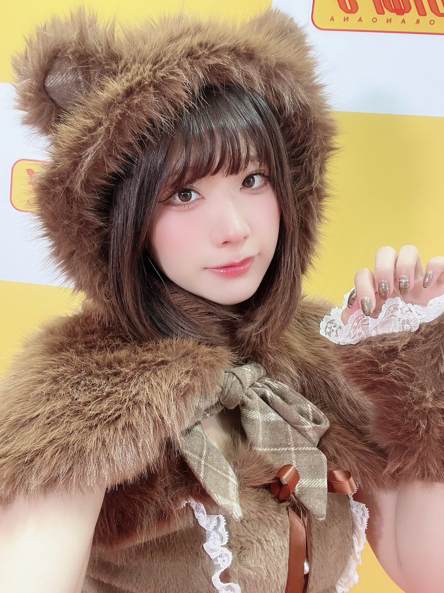 もこもこでお待ちしております〜ッ✨
コミケでチェキ撮れるなんて嬉しいね

差し入れはスタッフさんまでお渡ししてくださいッ！

待ってるよ〜୨୧ 

#C107 https://t.co/ElJfJfioVu