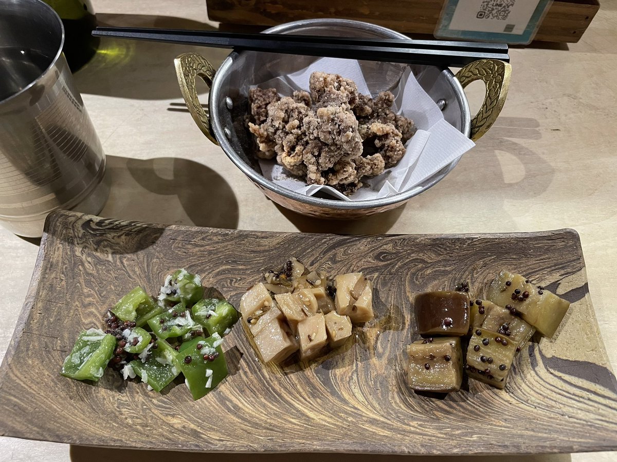 en_rakusyu's tweet photo. お早う御座います😊
天気の良い京都です🌈
昨晩は、以前朝食で頂いて滅茶苦茶美味しかった河原町のカレー屋さん、#スパイスゲート さん🍛
お蕎麦屋さんのチキンカレーに、スパイスで炒めた、おばんざい3種盛り、鹿筋の唐揚げを頂きました🥰
出汁の効いたカレー美味しい🥰
#SPICEGATE
#食べログ百名店 https://t.co/vSuo3grWXZ