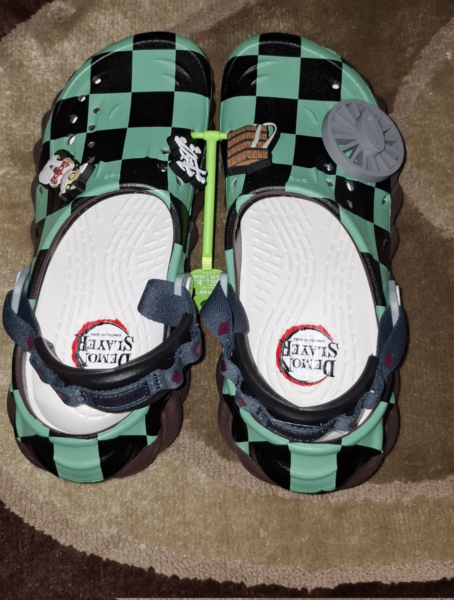AyAyBee_'s tweet photo. Anyone interested in purchasing the Tanjiro Echo Clogs? Ordered them online but they don't fit. https://t.co/4NJOp6SZzc