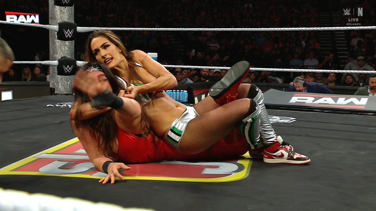 SanchoWest's tweet image. WHAT NIKKI BELLA HITTING A STF

Crowd chants "THANK YOU CENA"

NIKKI " NO THANK ME"

#WWERaw