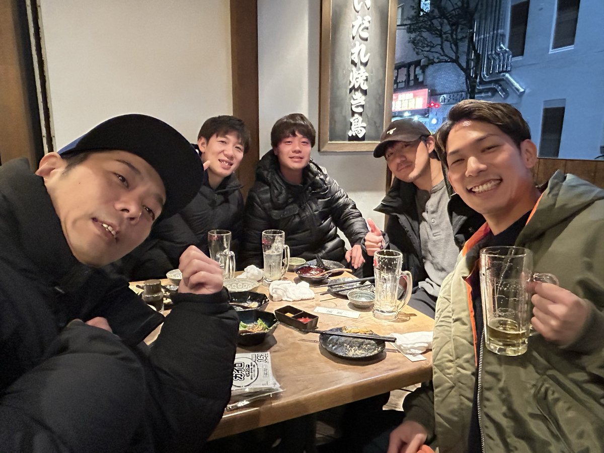 急遽決まった東京ART忘年会

来年はもっと早く計画を立て人数を集めたいです！
遂に30代以上の仲間入り😎
#暴れん坊ART