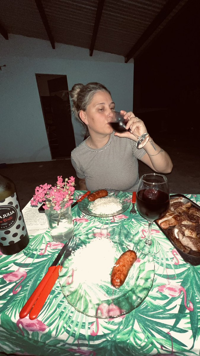 MellyAiassa97's tweet image. Y para finalizar el día, espero hayas pasado lindo esta noche! Siempre para vos mi amor, feliz aniversario gordita❤️
#4Años #Novios