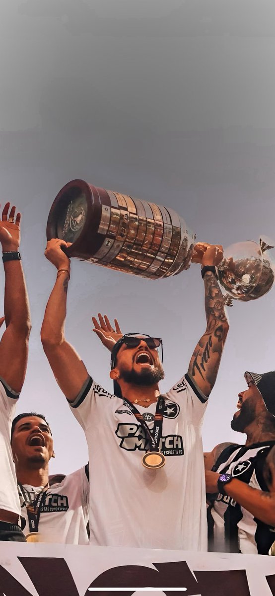 carmofjb's tweet photo. @CentralBotafogo Aguardando o desenrolo da renovação pra ver se troco ou mantenho. https://t.co/ZDW0VpMLwU