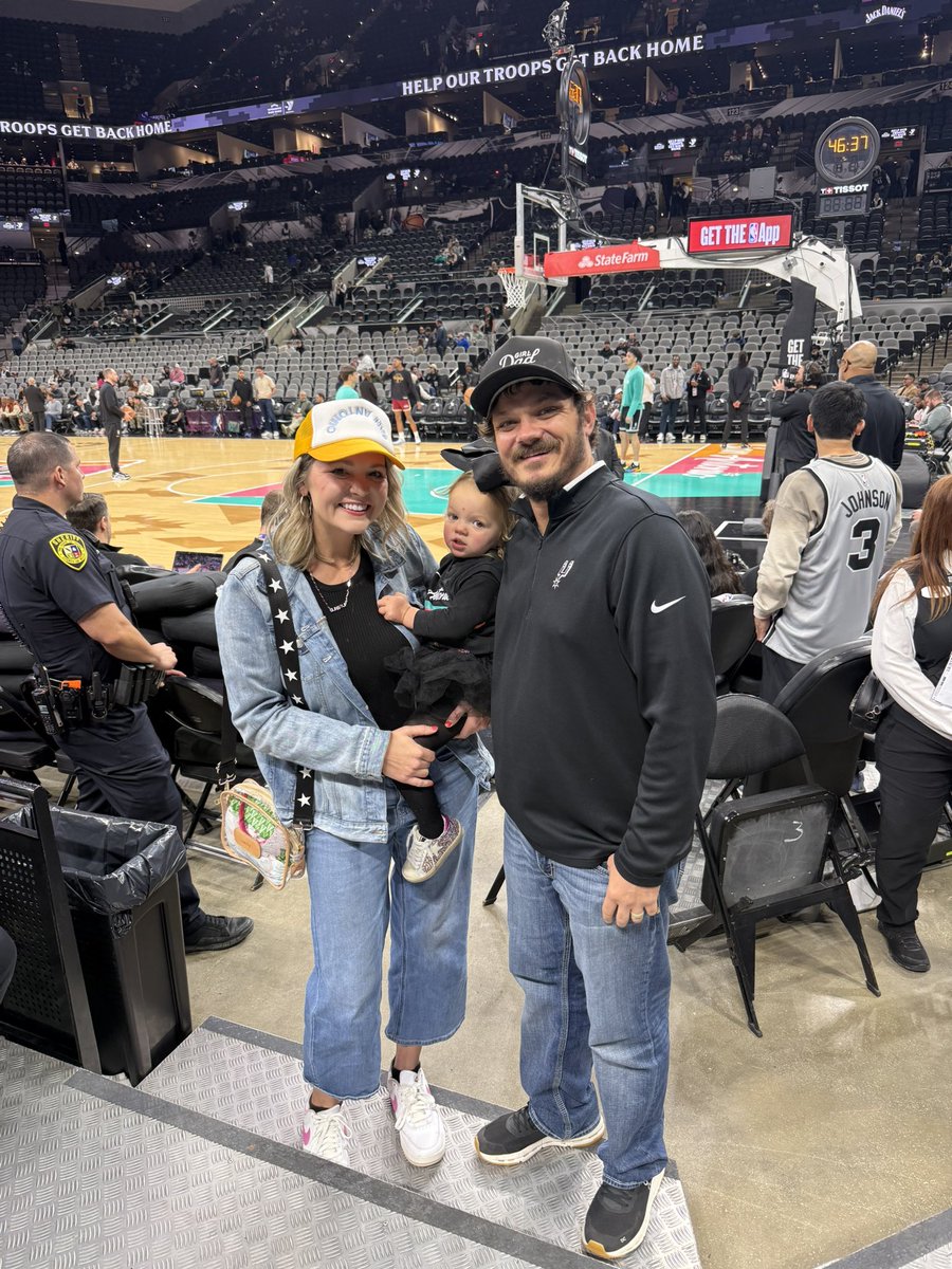 Coach_Messer's tweet image. Cleveland Cavaliers at San Antonio Spurs. #PorVida