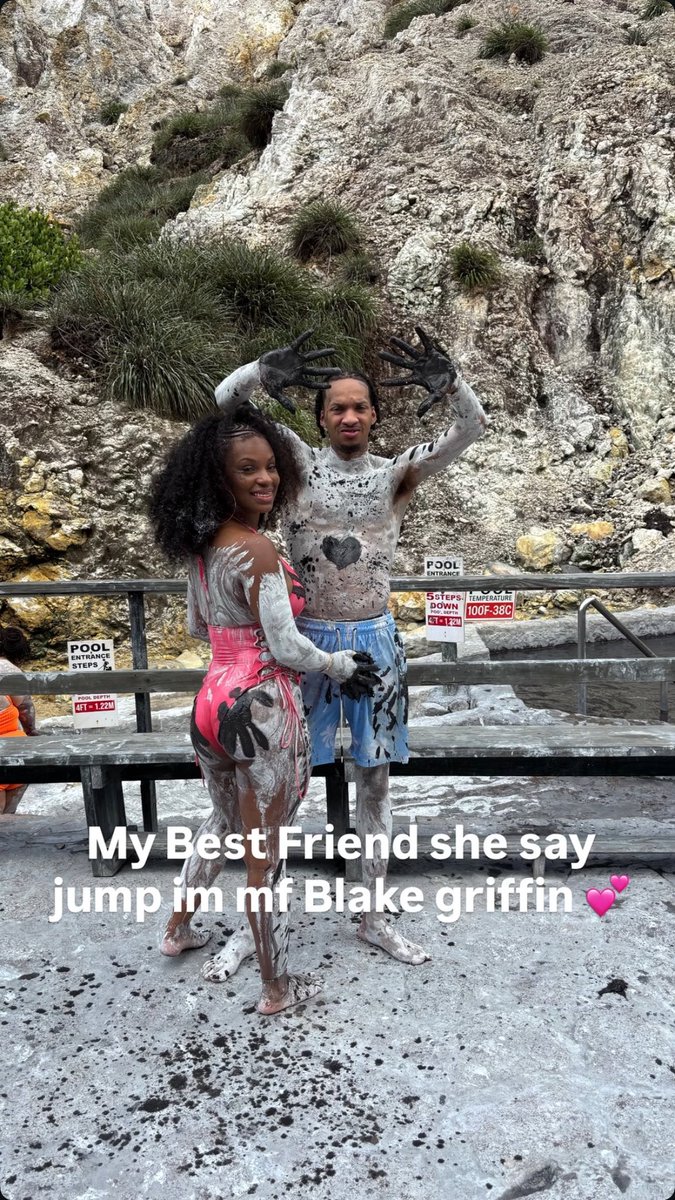 wavecheckers's tweet image. Stunna 4 Vegas really love Monaleo 💘